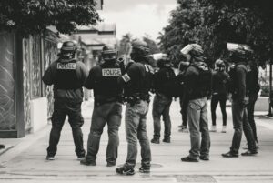 Guardie carcerarie ad ore Napoli